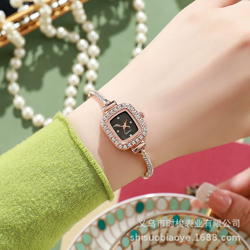 Women's Casual Fashion Square Alloy Watch With Diamondencrusted