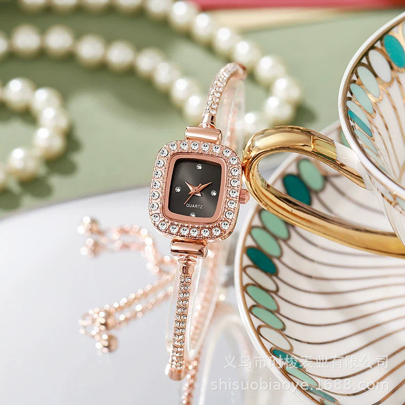 Women's Casual Fashion Square Alloy Watch With Diamondencrusted - Image 7