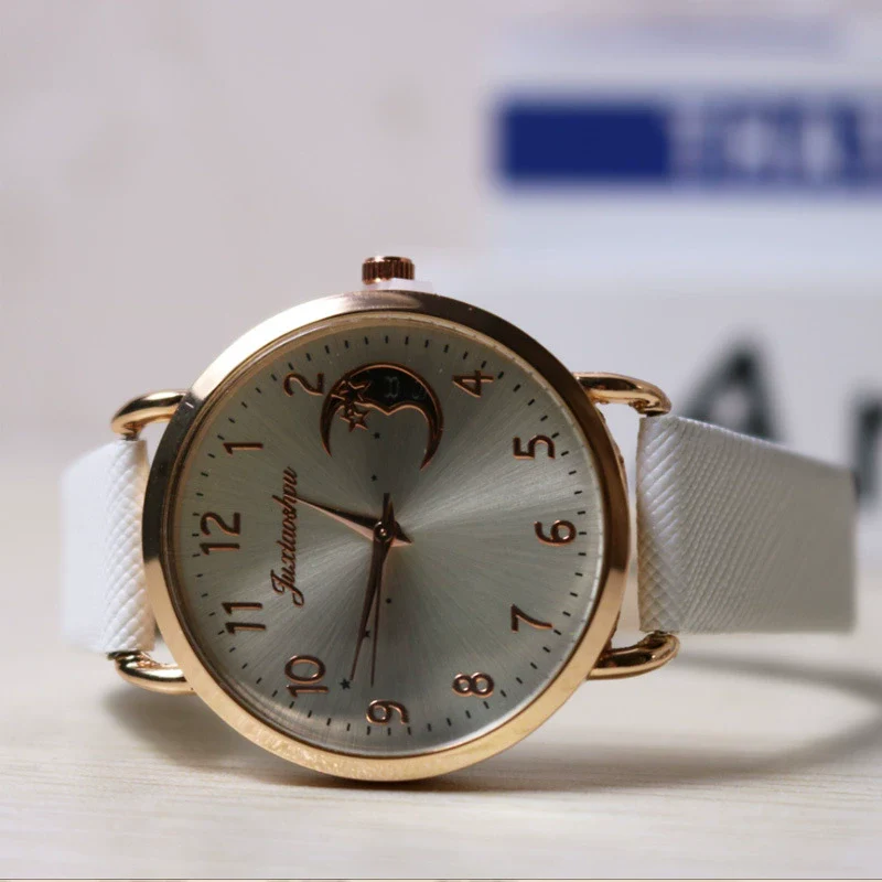 Women's Casual Leather Strap Watch With Moon Pattern Metal Case Stainless Steel Clasp Pu Strap Round Dial - Image 4