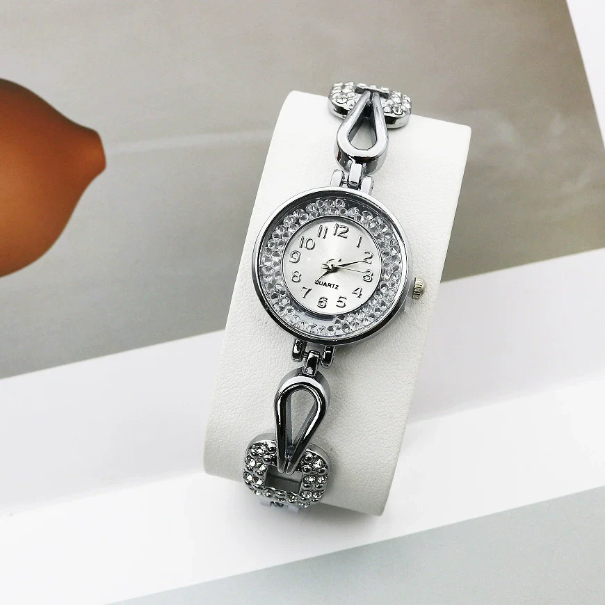 Women's Casual Metal And Stainless Steel Quartz Bracelet Watch With Round Dial - Image 10