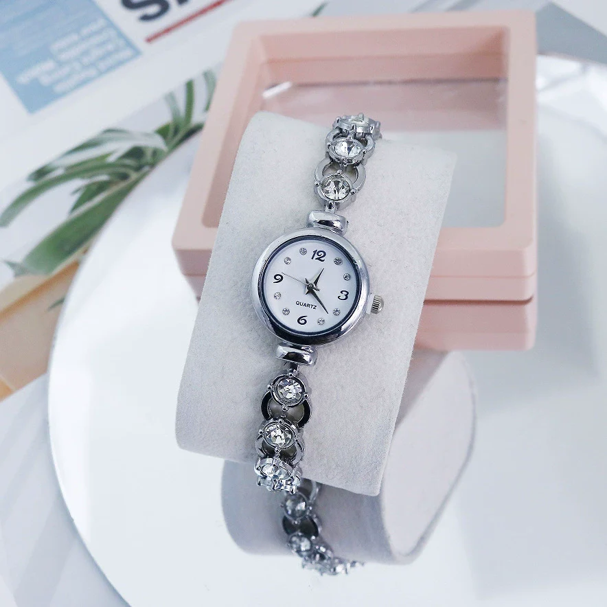 Women's Casual Metal And Stainless Steel Quartz Bracelet Watch With Round Dial - Image 7
