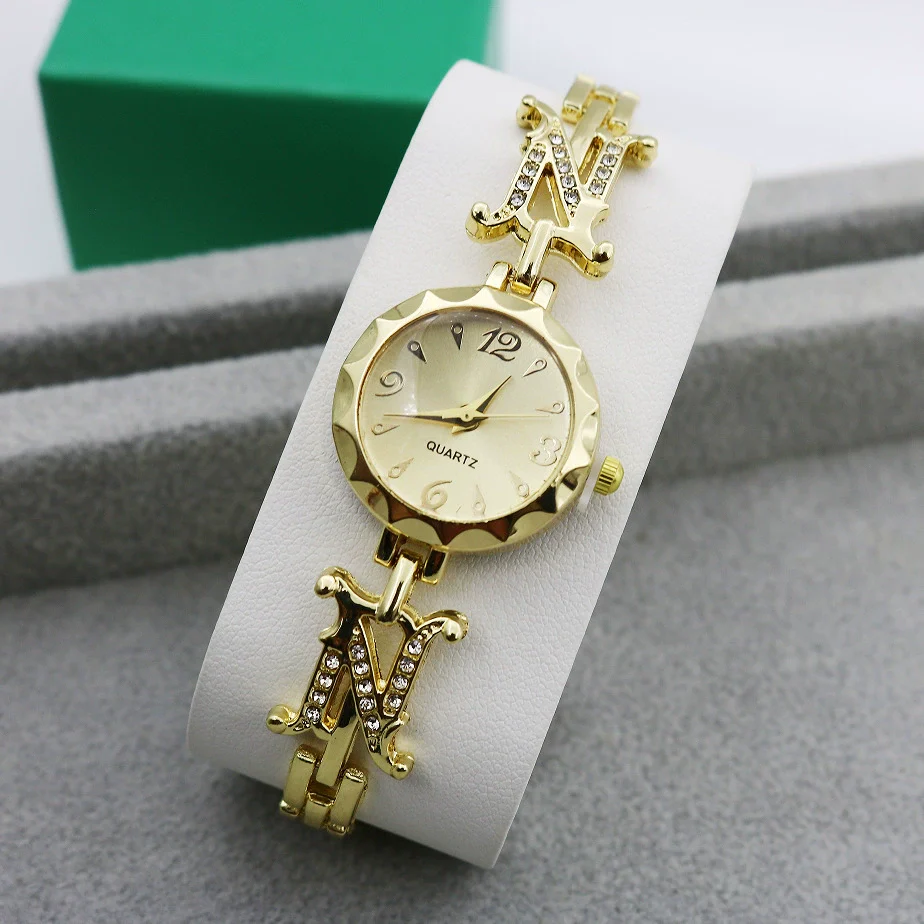 Women's Casual Metal And Stainless Steel Quartz Bracelet Watch With Round Dial - Image 9
