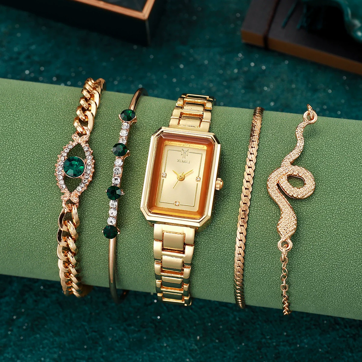 Women's Casual Square Steel Band Watch With Emerald Rhinestone Snake Eye Design Zinc Alloy Case And Alloy Strap