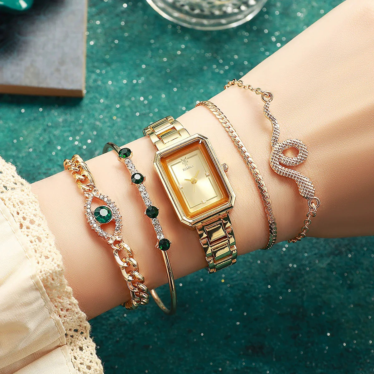 Women's Casual Square Steel Band Watch With Emerald Rhinestone Snake Eye Design Zinc Alloy Case And Alloy Strap - Image 2