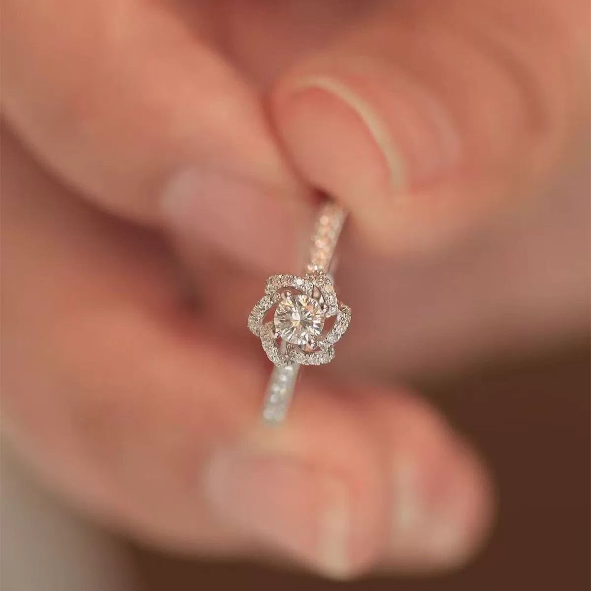 Women's Copper Inlaid Geometric Zircon Ring - Image 3