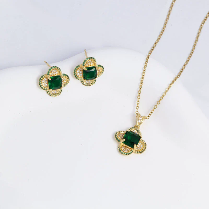 Women's Copper Necklace With Flower Shaped Mixed Gemstone Pendant And O Word Chain Electroplating Design Simple Style - Image 8