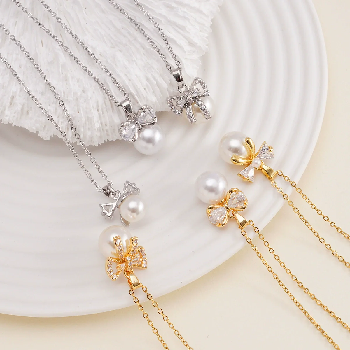 Women's Copper Zircon Necklace With Bow Pearl Pendant Electroplating Mixed Gemstone Inlay Light Luxury Design