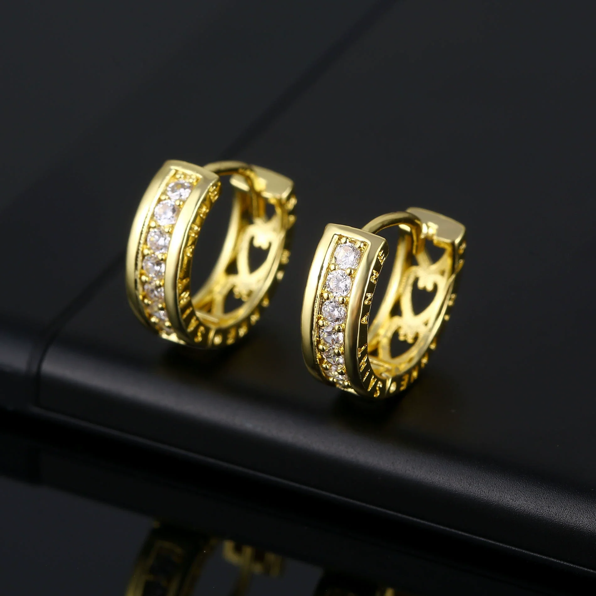 Women's Environmental Protection Copper Geometric Letter Diamondstudded Zircon Earrings - Image 3