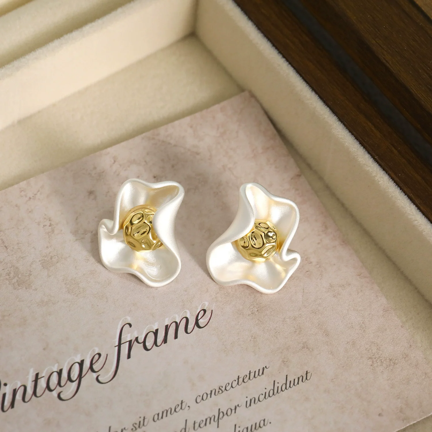 Women's Fashion Allmatch Metal Pleated Flower Earrings Copper Geometric Electroplated - Image 6