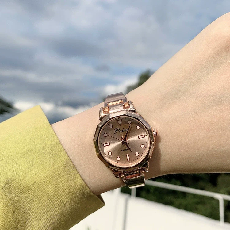 Women's Fashion Alloy Band Round Dial Quartz Bracelet Watch - Image 11