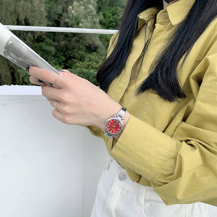 Women's Fashion Alloy Band Round Dial Quartz Bracelet Watch - Image 16