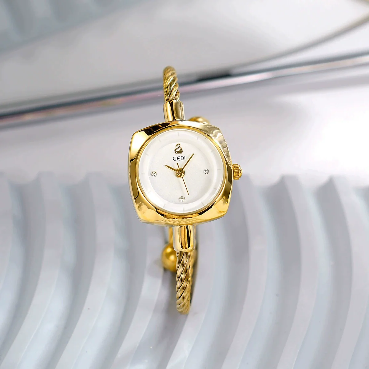Women's Fashion Alloy Metal Braided Rope Bracelet Simple Quartz Watch With Round Dial - Image 3