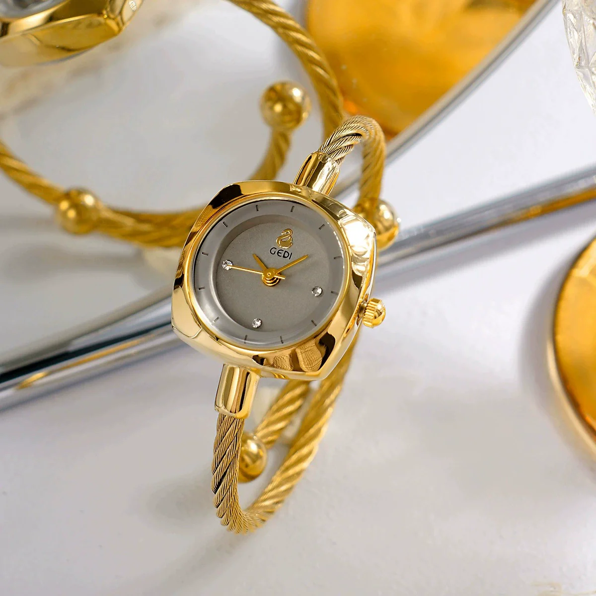 Women's Fashion Alloy Metal Braided Rope Bracelet Simple Quartz Watch With Round Dial - Image 4
