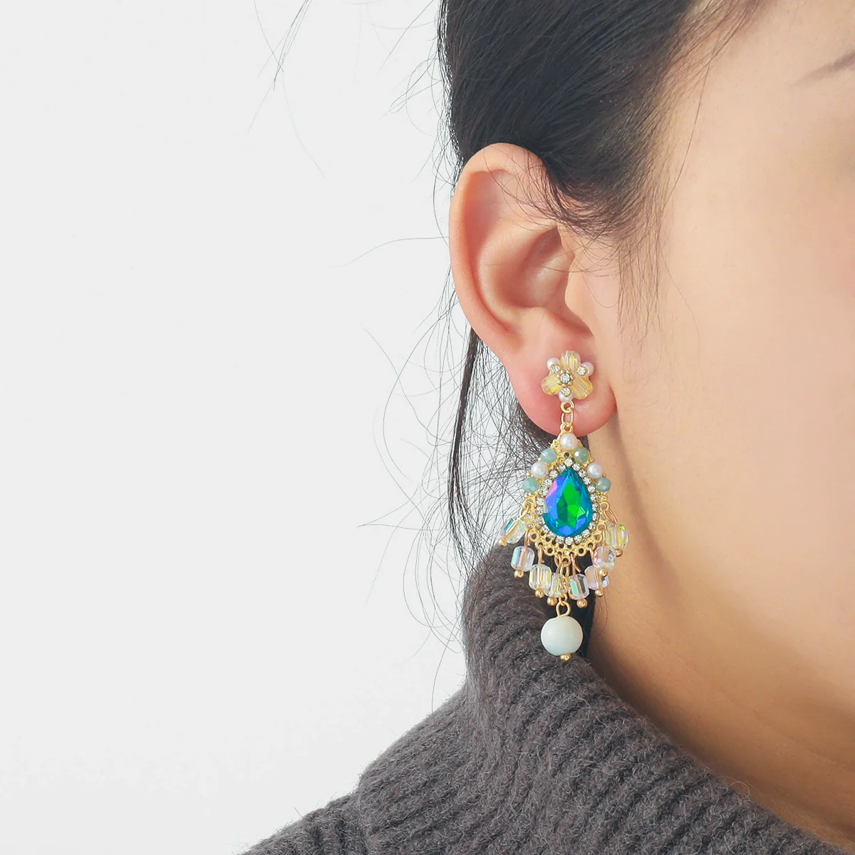 Women's Fashion Crystal Rhinestone Flower Tassel Earrings Set With Diamonds - Image 2