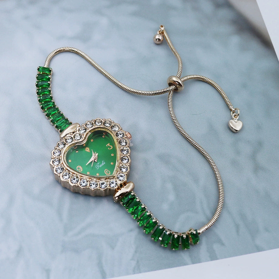 Women's Fashion Heartshaped Alloy Bracelet Watch With Diamondencrusted And Printed Logo - Image 3