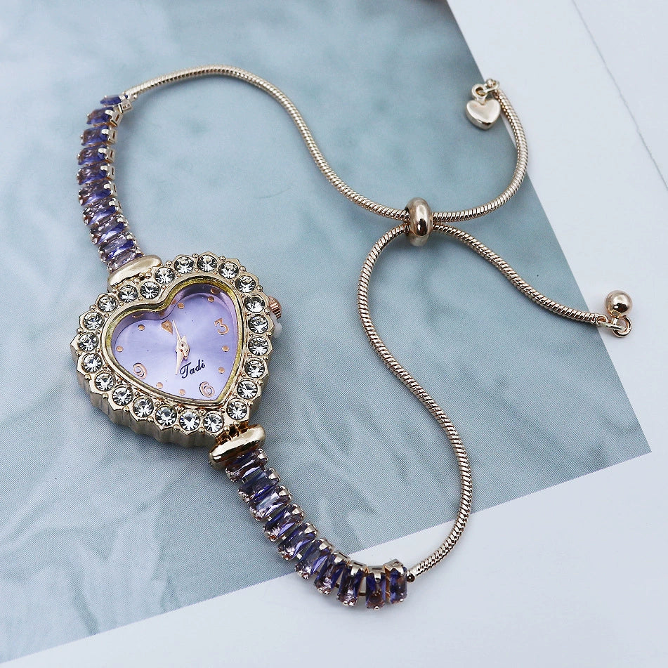 Women's Fashion Heartshaped Alloy Bracelet Watch With Diamondencrusted And Printed Logo - Image 4
