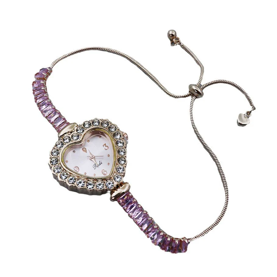 Women's Fashion Heartshaped Alloy Bracelet Watch With Diamondencrusted And Printed Logo - Image 5