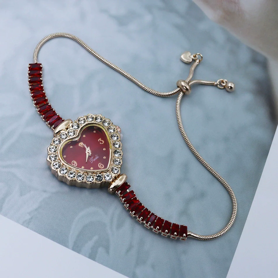 Women's Fashion Heartshaped Alloy Bracelet Watch With Diamondencrusted And Printed Logo - Image 6