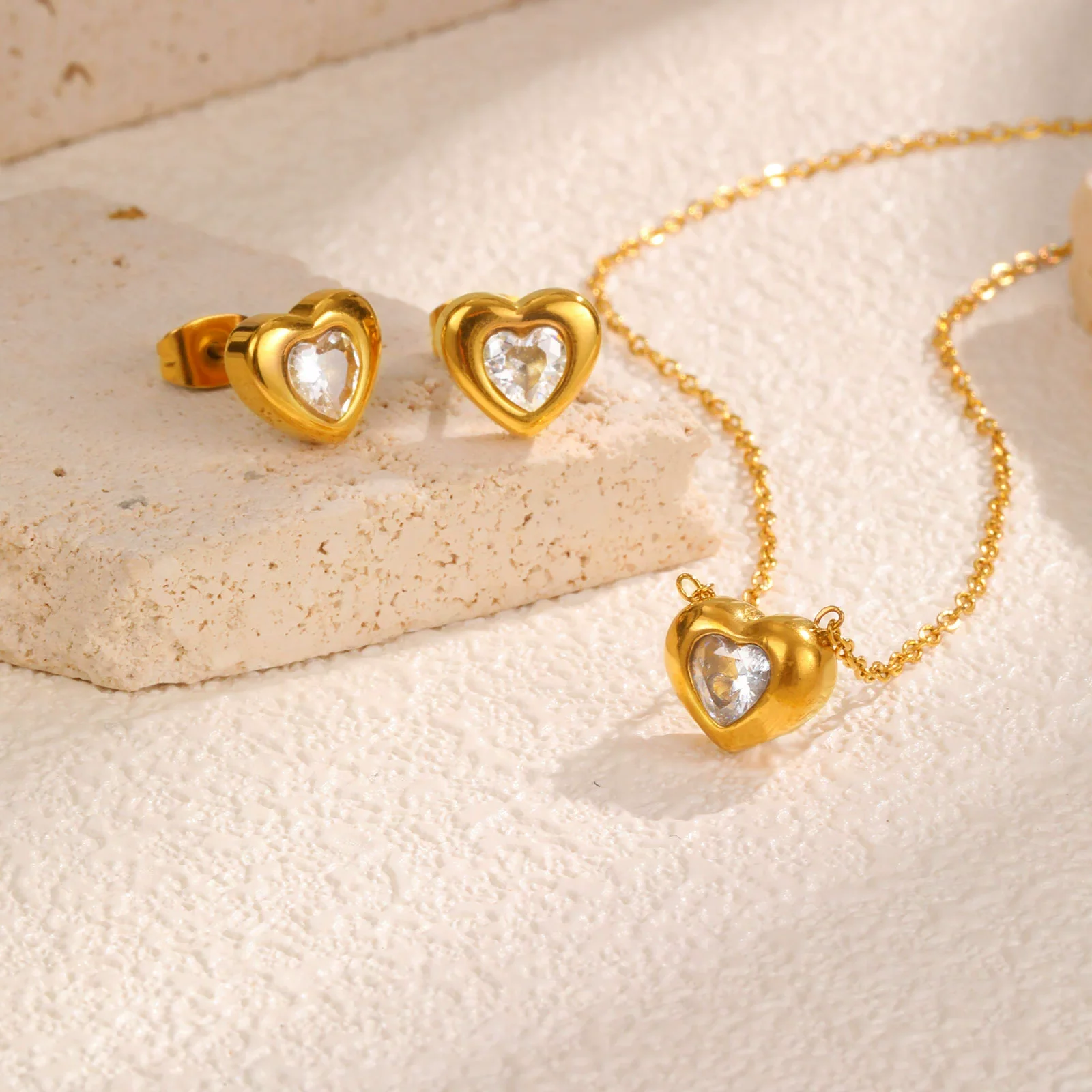 Women's Fashion Love Stainless Steel Heart Shaped Zircon Necklace With Electroplating