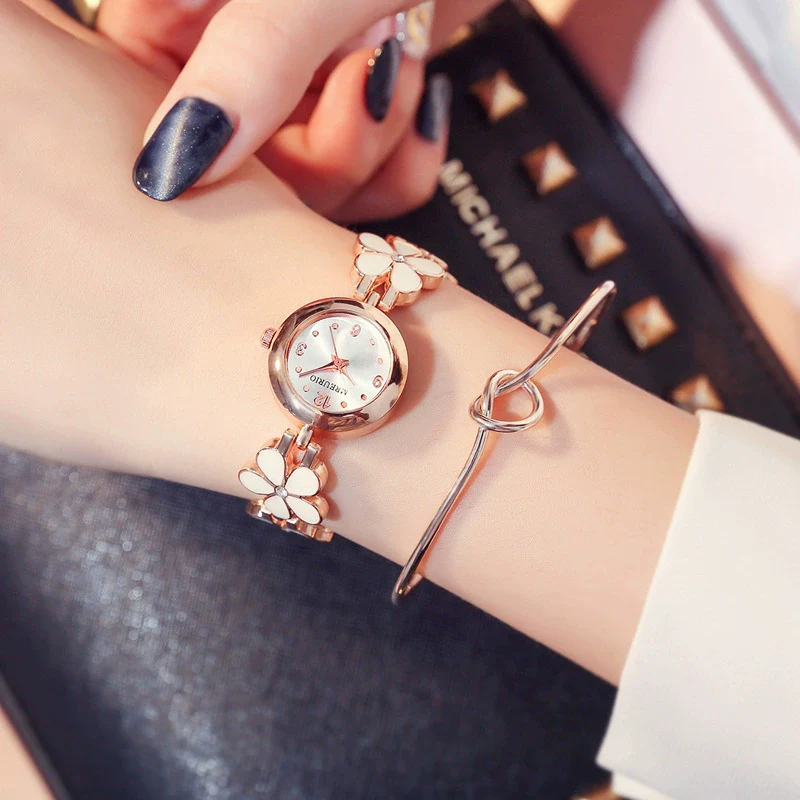 Women's Fashion Quartz Watch With Flower Daisy Pattern Alloy Strap Metal Case Copper Clasp Round Dial - Image 2