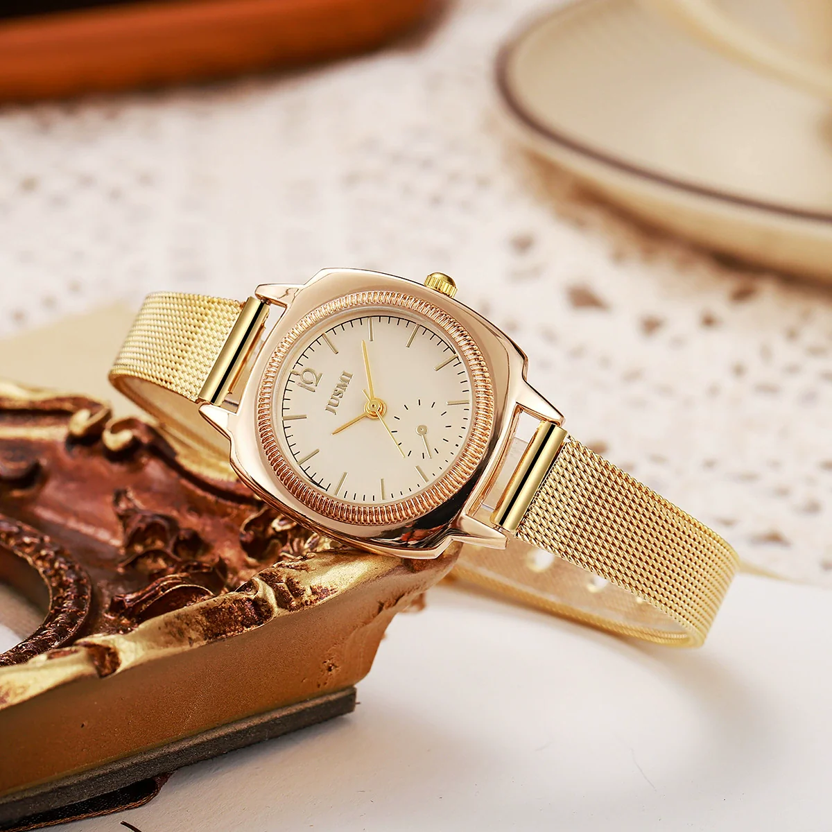 Women's Fashion Retro Alloy Belt Round Dial Quartz Watch - Image 2