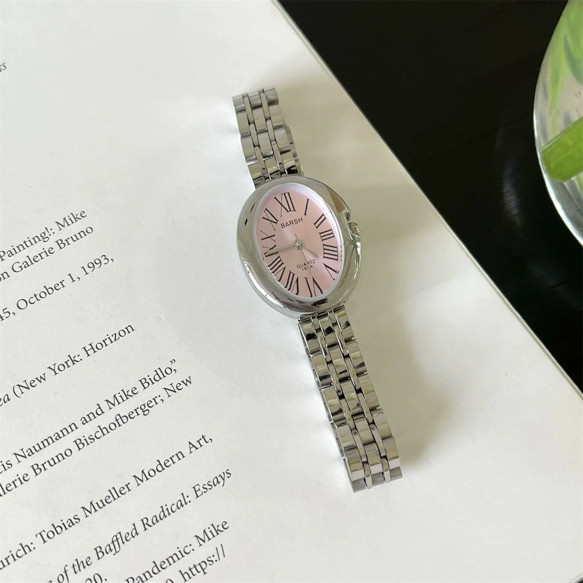 Women's Fashion Retro Oval Metal Case Fine Steel Strap Quartz Watch - Image 11