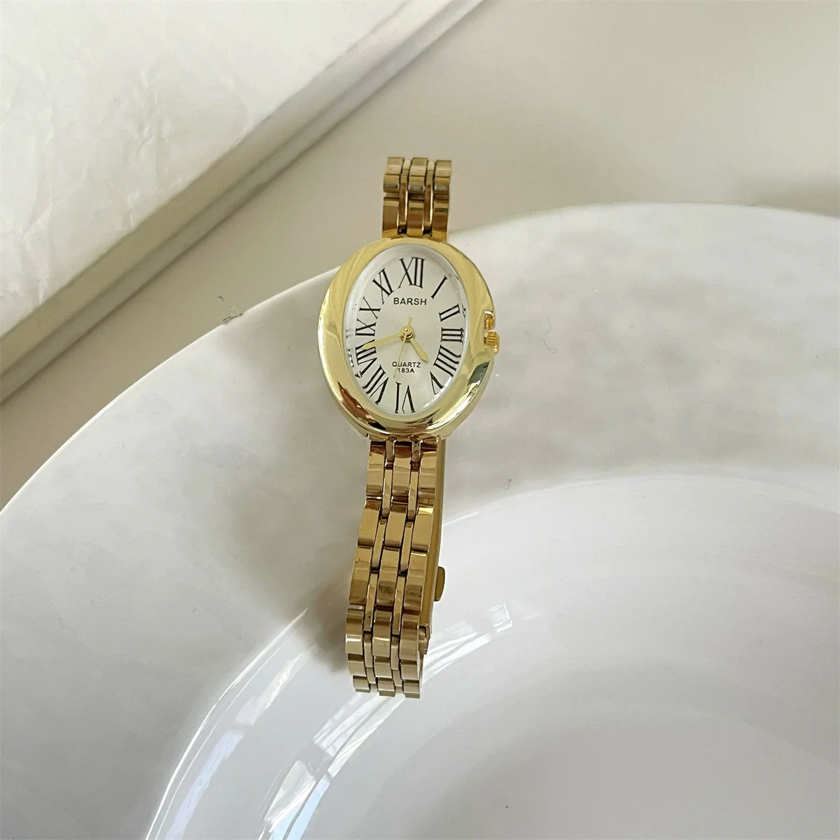 Women's Fashion Retro Oval Metal Case Fine Steel Strap Quartz Watch - Image 7