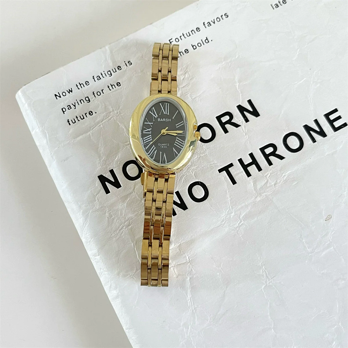 Women's Fashion Retro Oval Metal Case Fine Steel Strap Quartz Watch - Image 8
