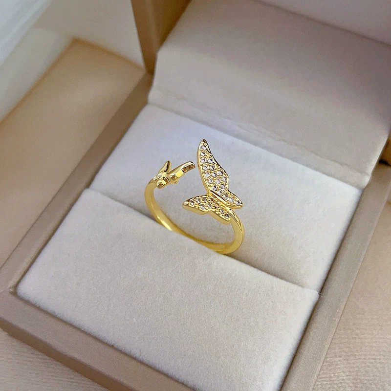 Women's Fashion Ring Brass Material With Crown Pattern And Real Gold Electroplating - Image 3