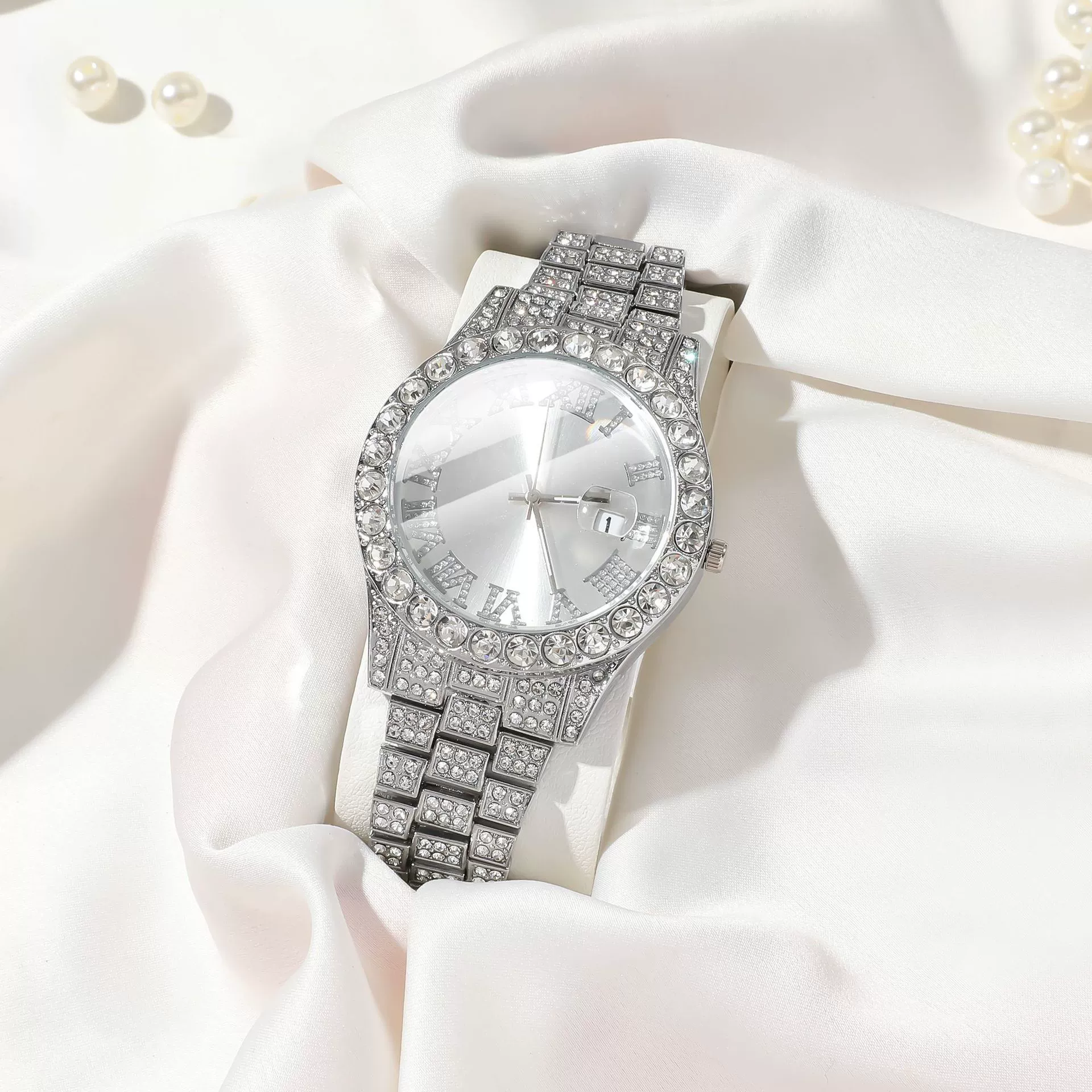 Women's Fashion Roman Diamondencrusted Watch With Calendar Alloy Case And Strap Round Dial - Image 13