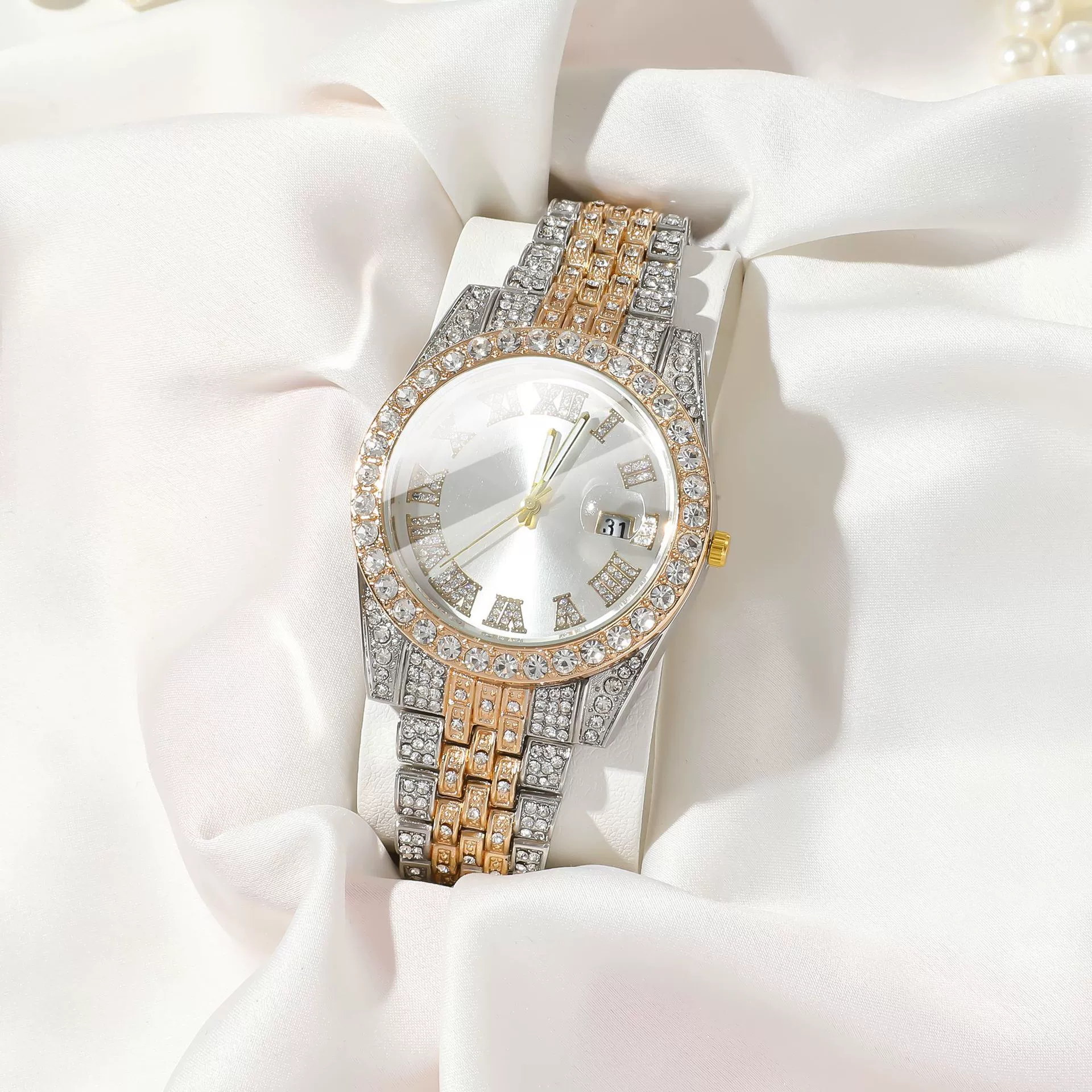 Women's Fashion Roman Diamondencrusted Watch With Calendar Alloy Case And Strap Round Dial - Image 9