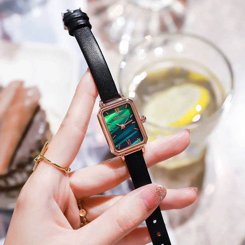 Women's Fashion Square Dial Leather Strap Quartz Watch Made Of Alloy With Stainless Steel Clasp And Mineral Strengthened Mirror