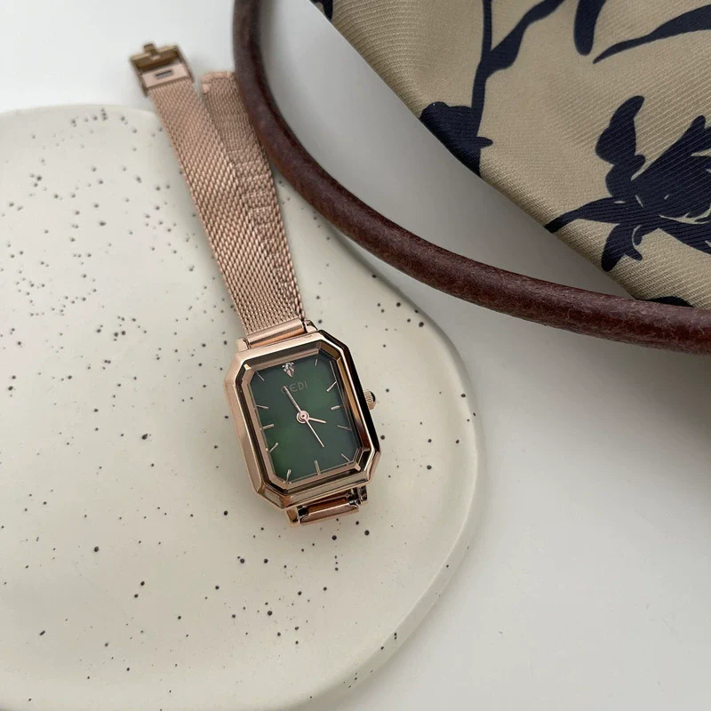 Women's Fashion Square Dial Watch Alloy Case Steel Wire Belt Simple Elegant Leisure Style