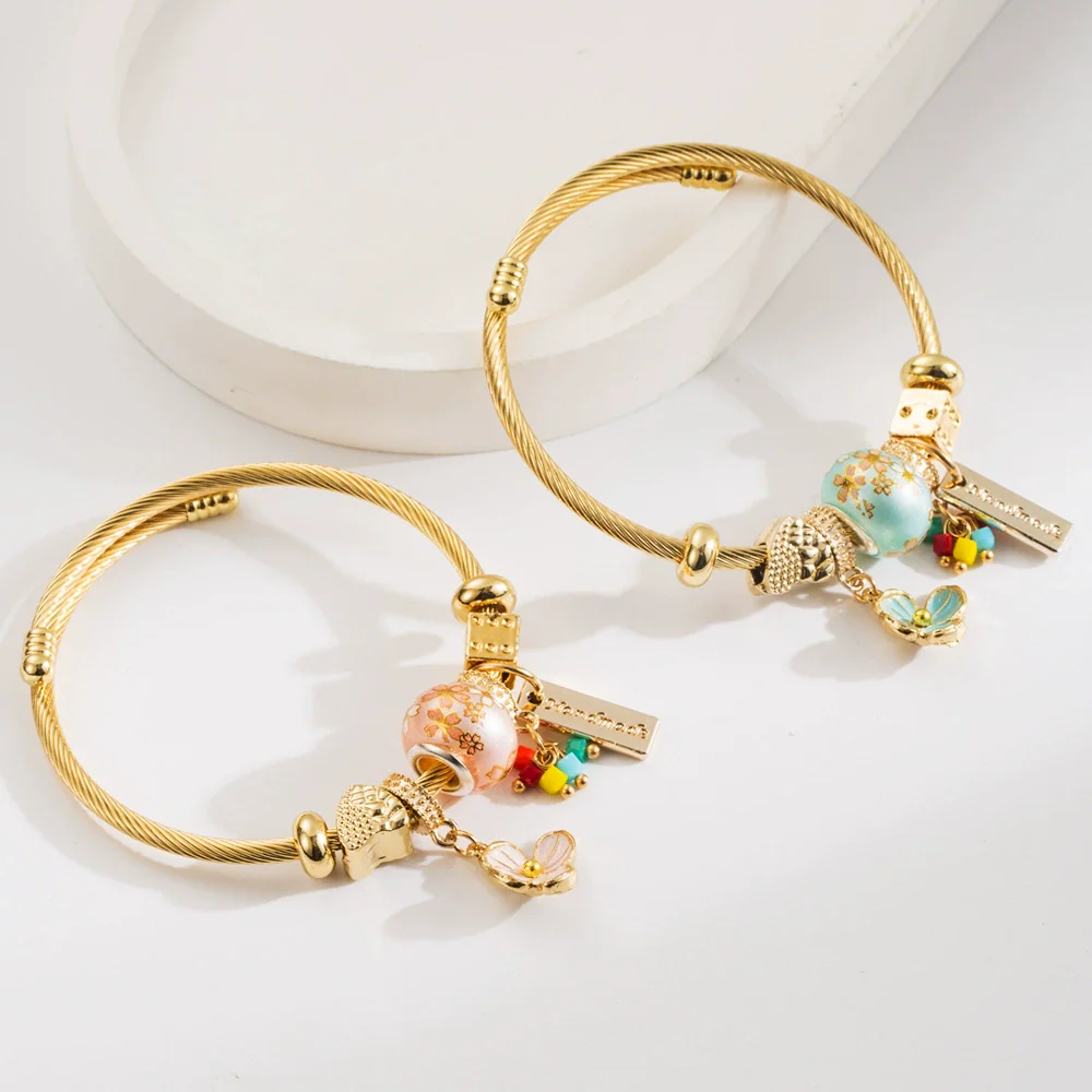 Women's Fashion Stainless Steel Bracelet With Diamond And Flower Pendant - Image 3