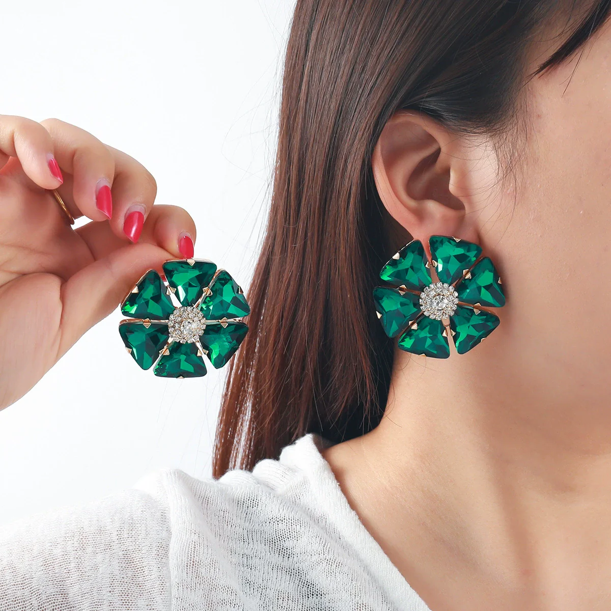 Women's Floral Artificial Crystal Earrings Set With Diamonds