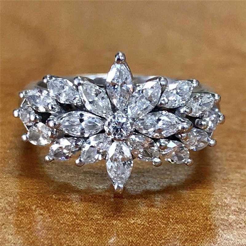 Women's Flowershaped Copper Ring Inlaid With Zircon