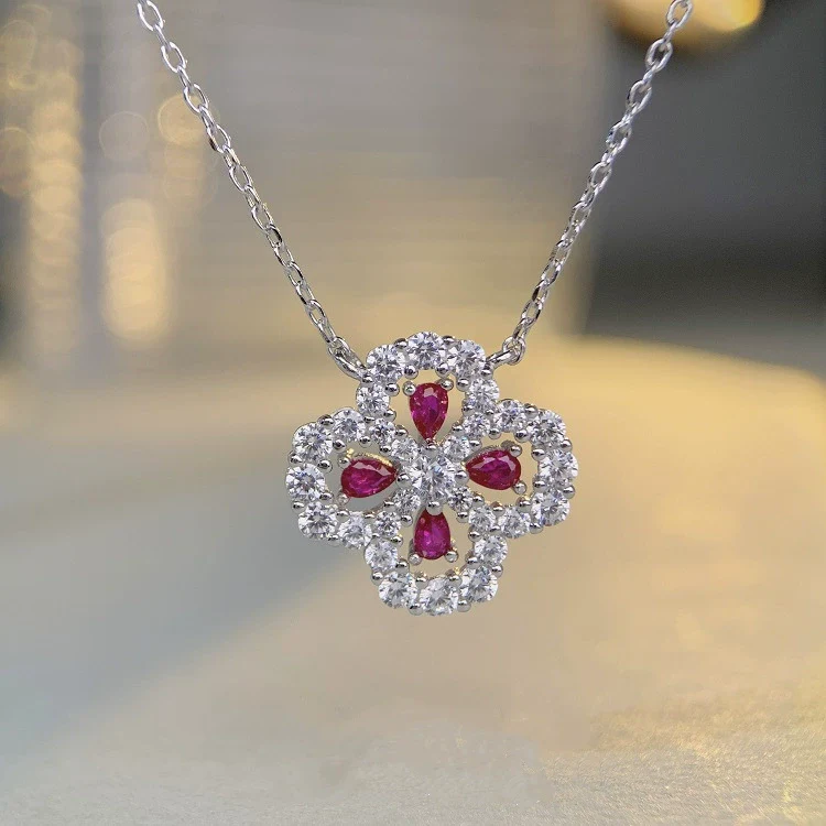 Women's Fourleaf Clover S925 Sterling Silver Ochain Necklace With Yellow Diamond Design And Light Luxury Style - Image 2