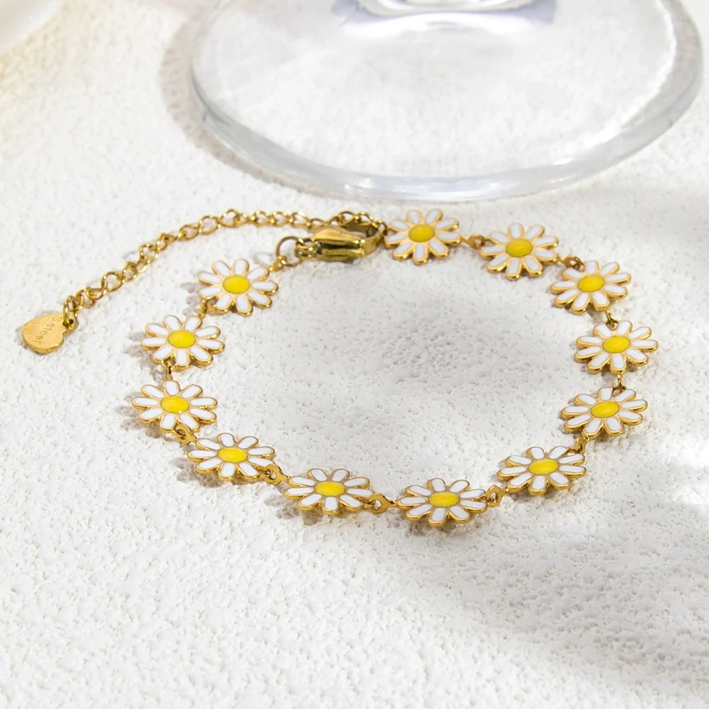 Women's Fresh Flower Stainless Steel And Titanium Steel Electroplated Bracelet - Image 3