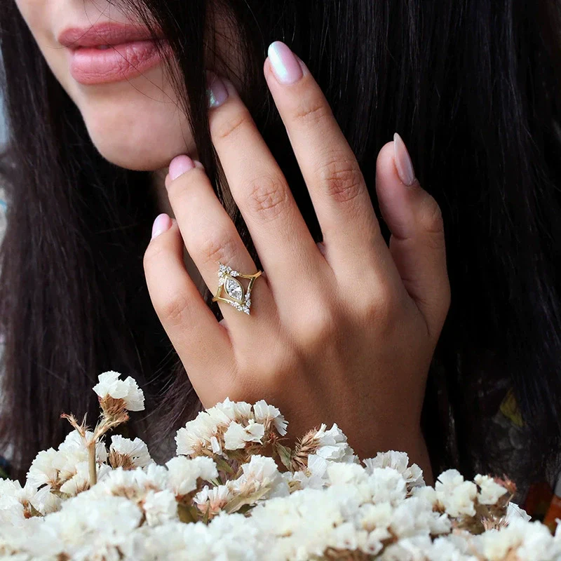 Women's Geometric Drop Shape Copper Ring With Zirconia Light Luxury Style - Image 3