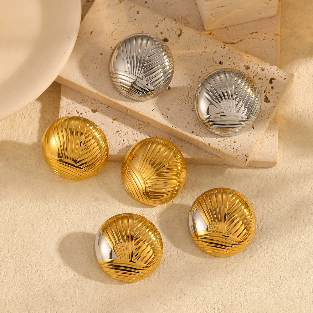 Women's Geometric Round Titanium Steel And Stainless Steel 18K Gold Electroplated Earrings Fashion Simple Design