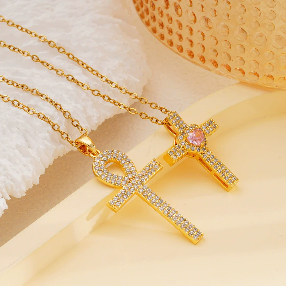Women's Hiphop Light Luxury Style Copper Inlaid Zircon Heart Shape Pendant O Word Chain Electroplated Clavicle Necklace - Image 2