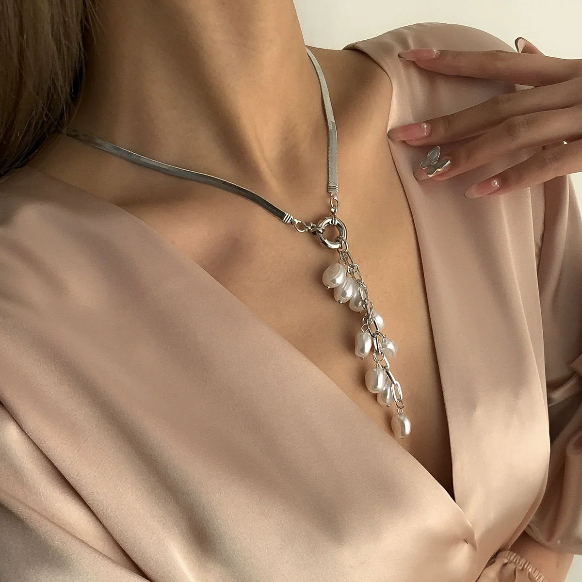 Women's Imitation Pearl Tassel Geometric Snake Bone Chain Necklace Metal Electroplated - Image 2