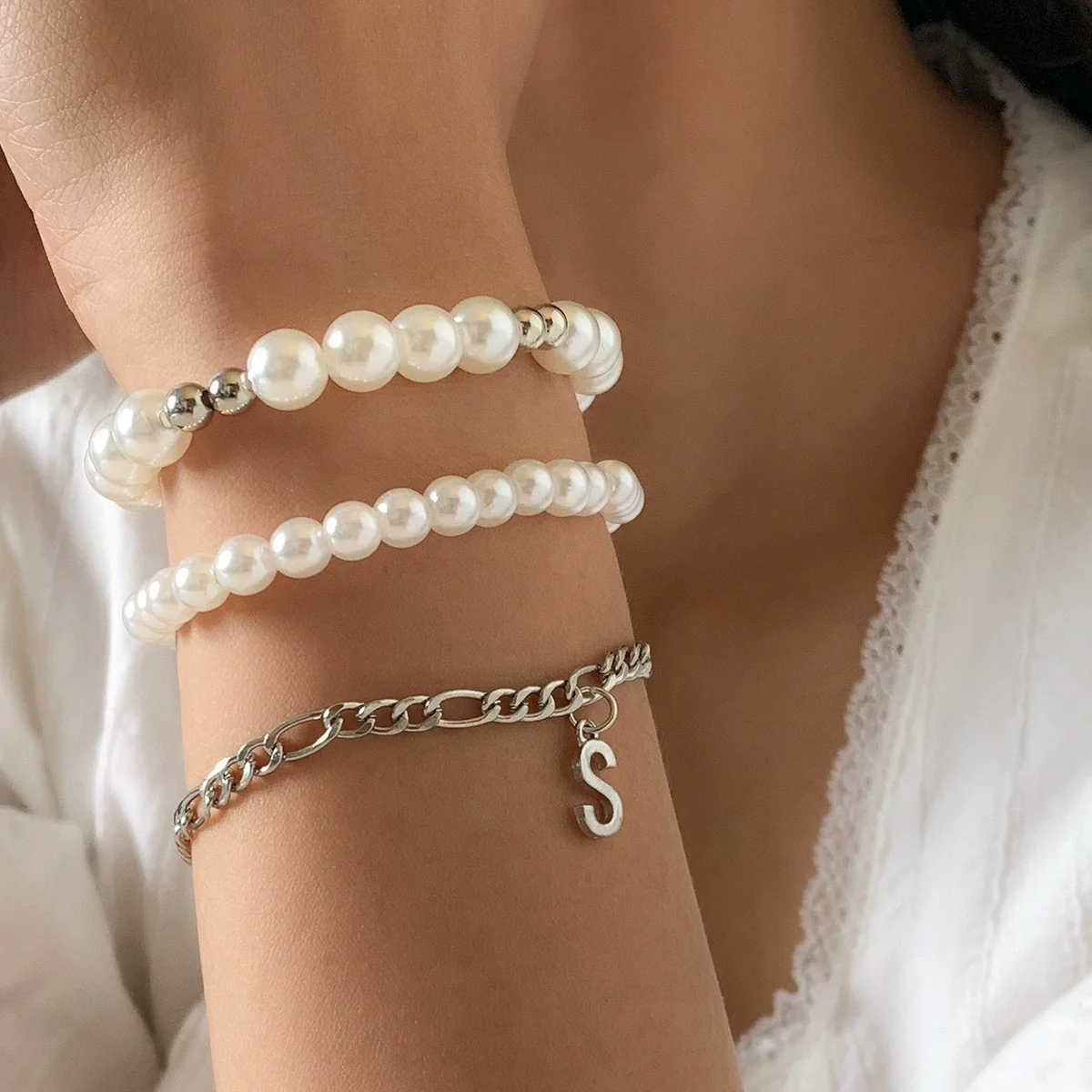 Women's Ins Style Imitation Pearl Beaded Geometric Curved Tube Metal Bracelet With Electroplating - Image 11