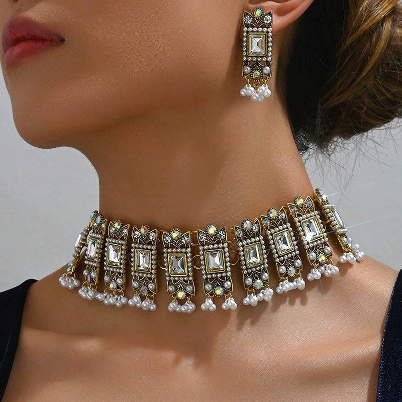 Women's Jewelry Set Alloy Geometric Style Retro Exaggerated With Electroplating And Water Wave Chain - Image 4