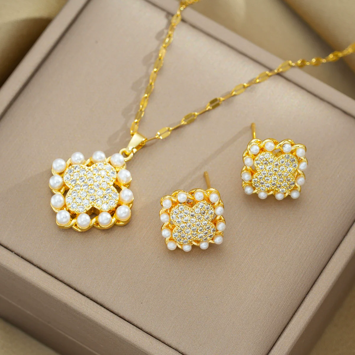 Women's Jewelry Set With Titanium Steel Fourleaf Clover Pendant Electroplated In Vacuum Furnace Geometric Style With Pearl And Diamond