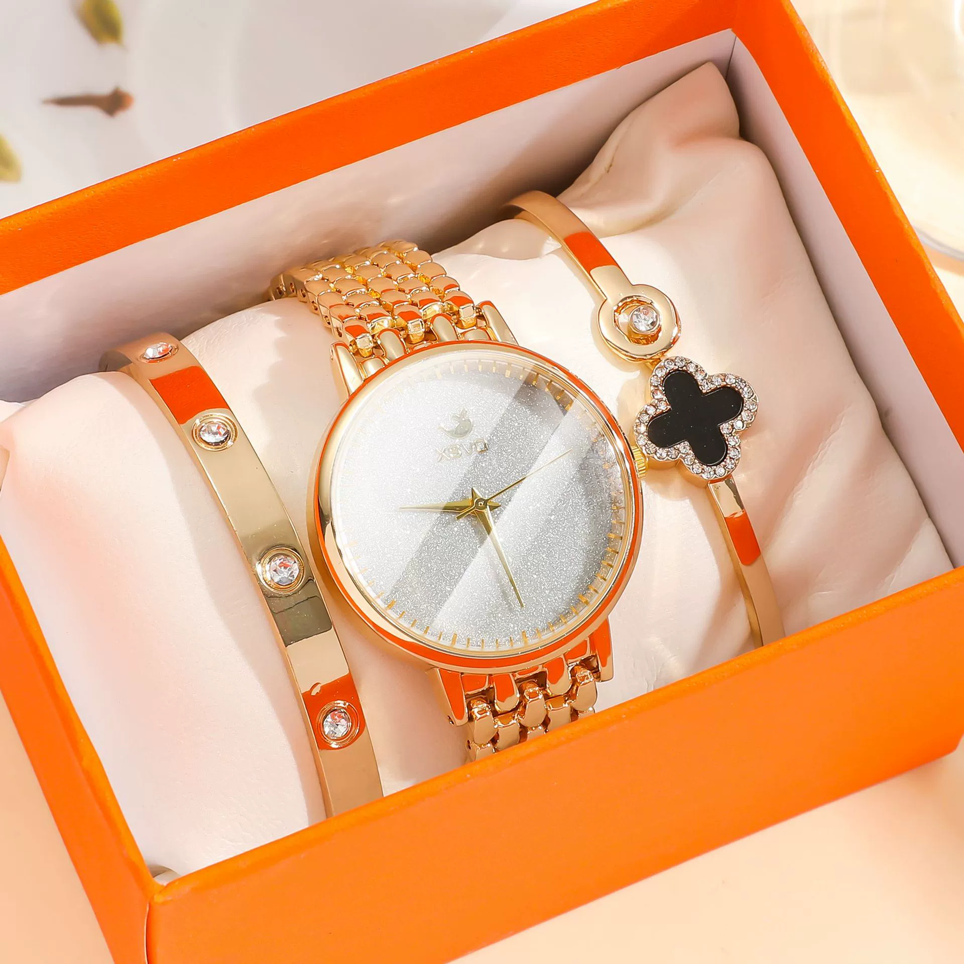 Women's Leisure Alloy And Stainless Steel Quartz Watch With Four Leaf Clover Design And Alloy Bracelet Set - Image 6