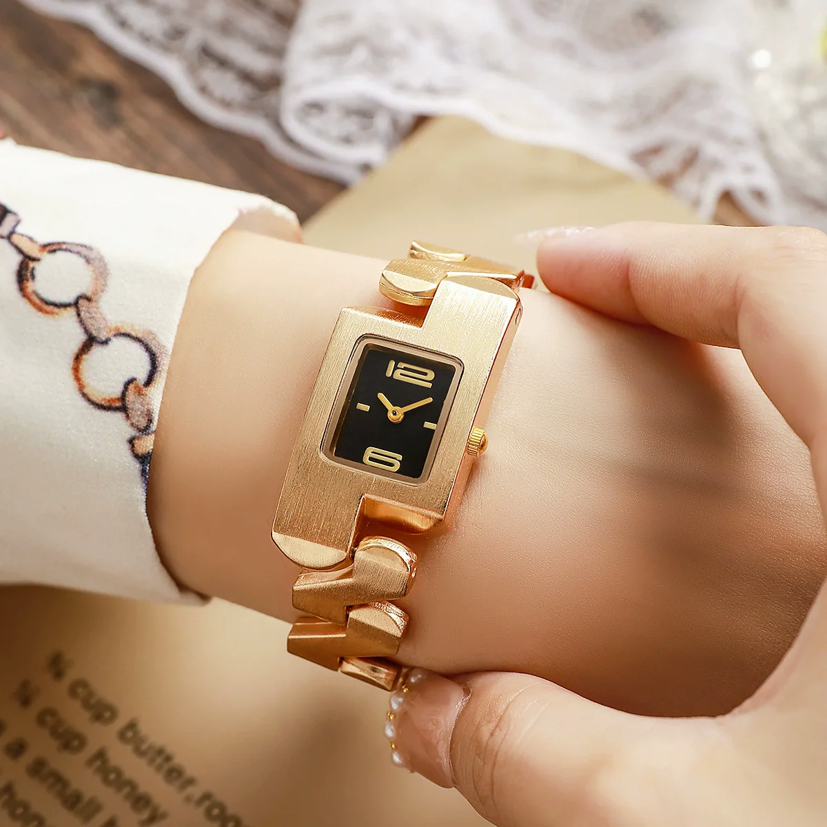 Women's Leisure Alloy And Stainless Steel Square And Round Dial Watch With Wave Curve Design - Image 6