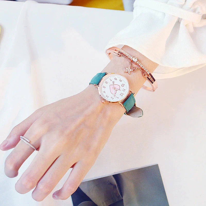 Women's Leisure Cute Heart Shaped Alloy Case Imitation Leather Strap Titanium Buckle Watch - Image 6