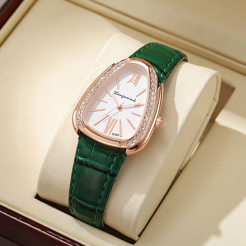 Women's Leisure Pu Strap Snakeshaped Quartz Watch With Diamond