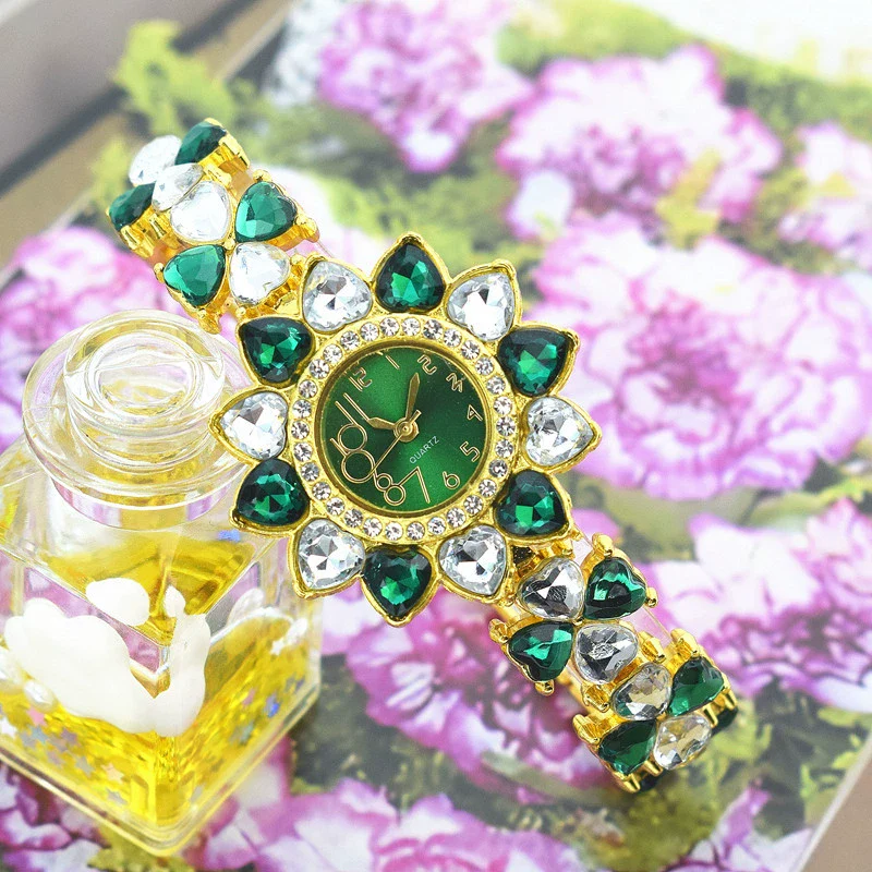 Women's Leisure Quartz Watch Alloy Heartshaped - Image 3
